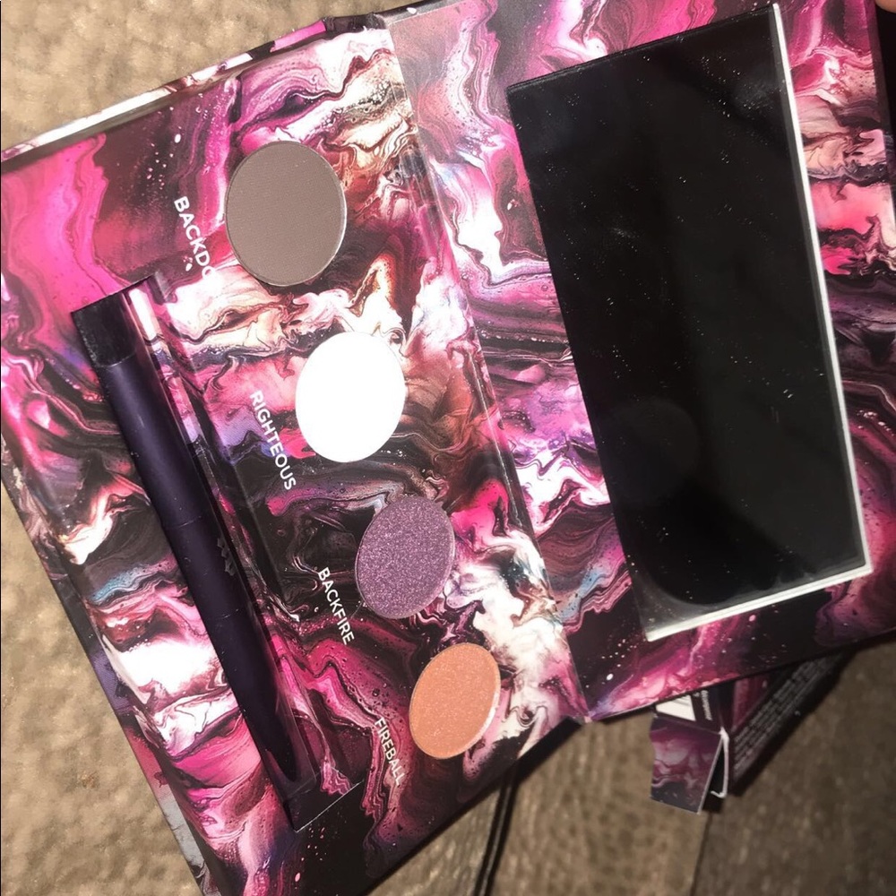 Makeup Bundle! - Picture 4 of 5
